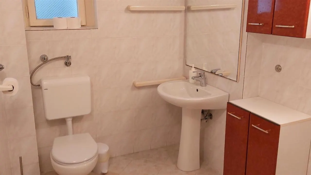 Apartman Crikvenica 30214 - Zulich 0*,